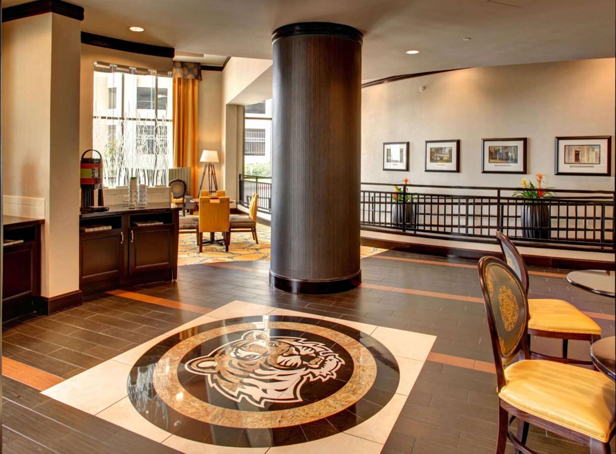 Hampton Inn & Suites Baton Rouge Downtown Экстерьер фото