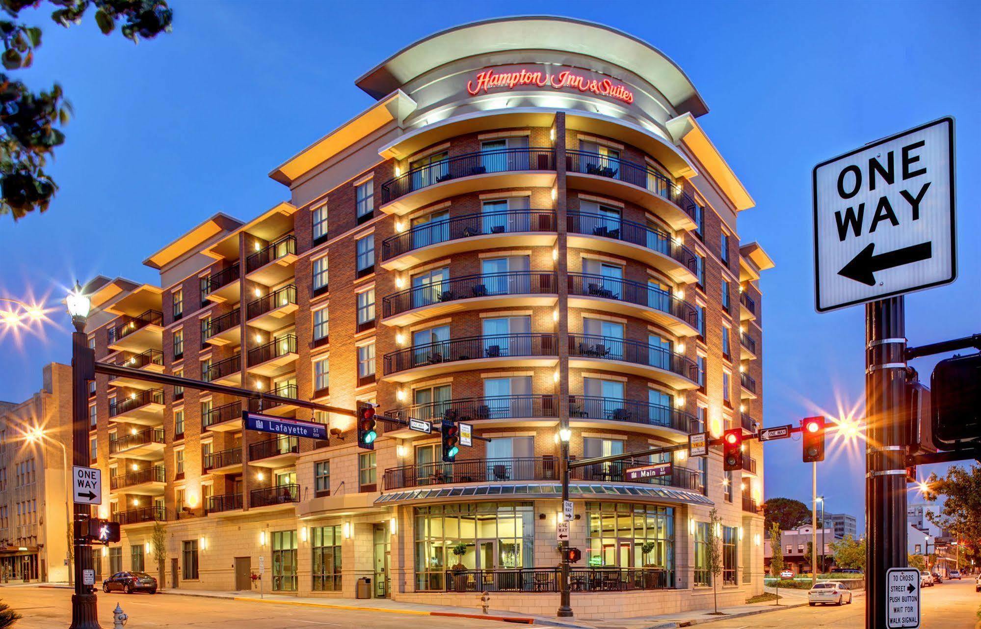Hampton Inn & Suites Baton Rouge Downtown Экстерьер фото